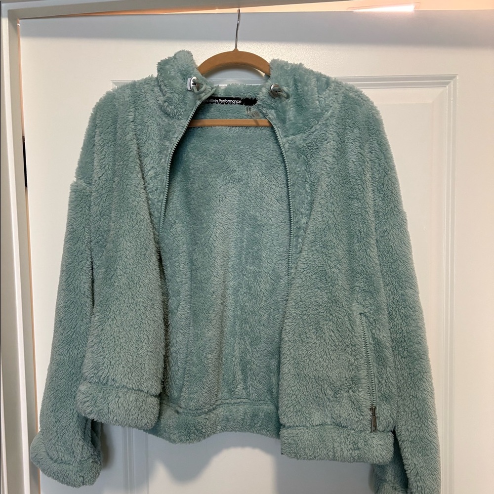 NWT Women's Performance Oversized Hooded Sherpa Jacket